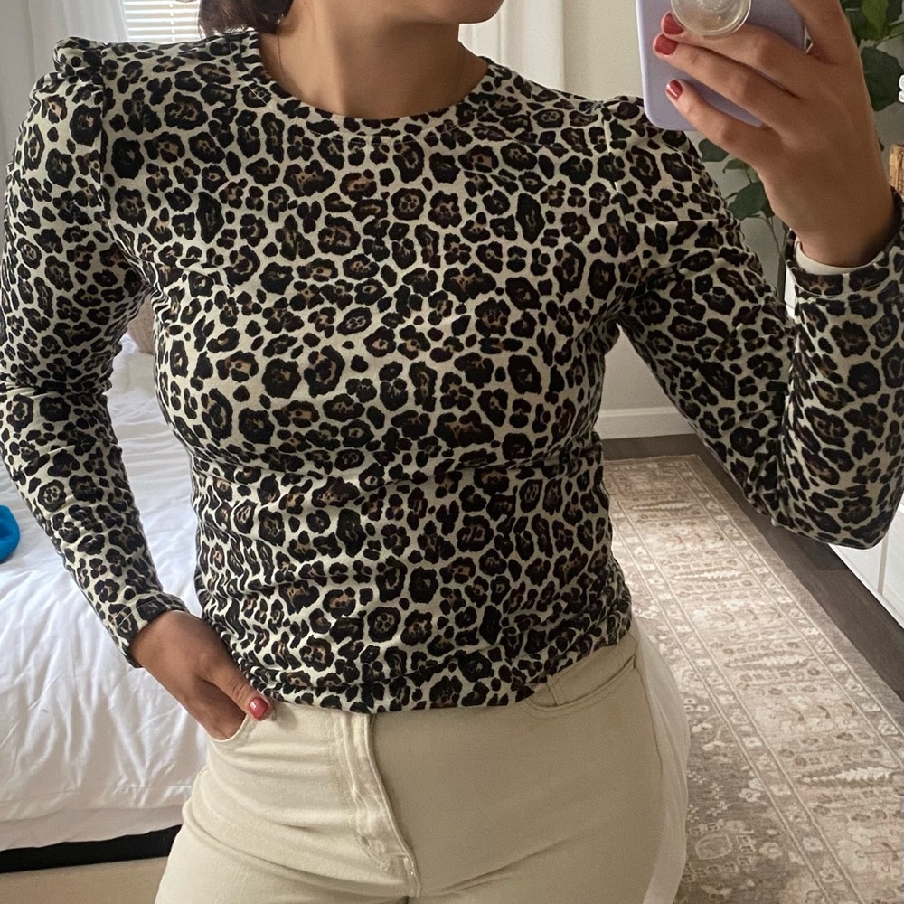 Cheetah long sleeve with scrunched sleeves